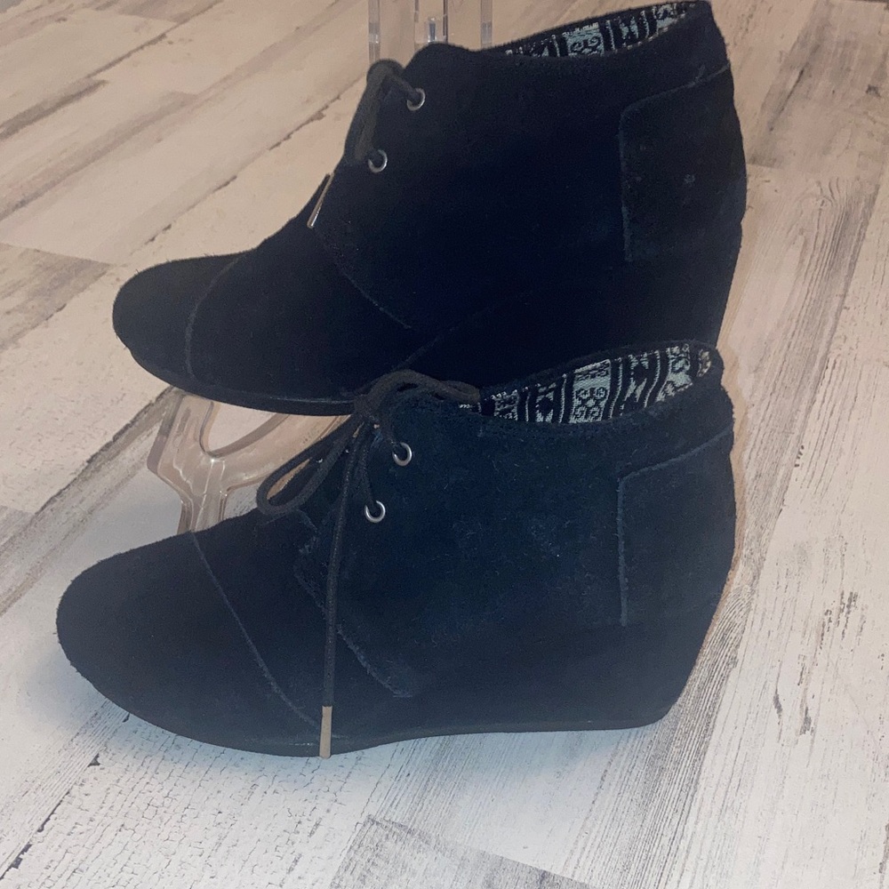 Toms Black Desert Wedge Suede Ankle Booties